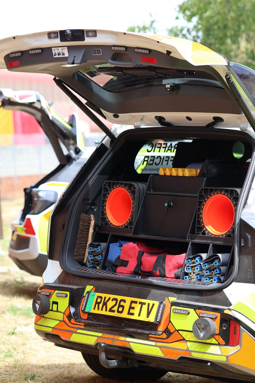 Traffic officer vehicle, rear fit-out