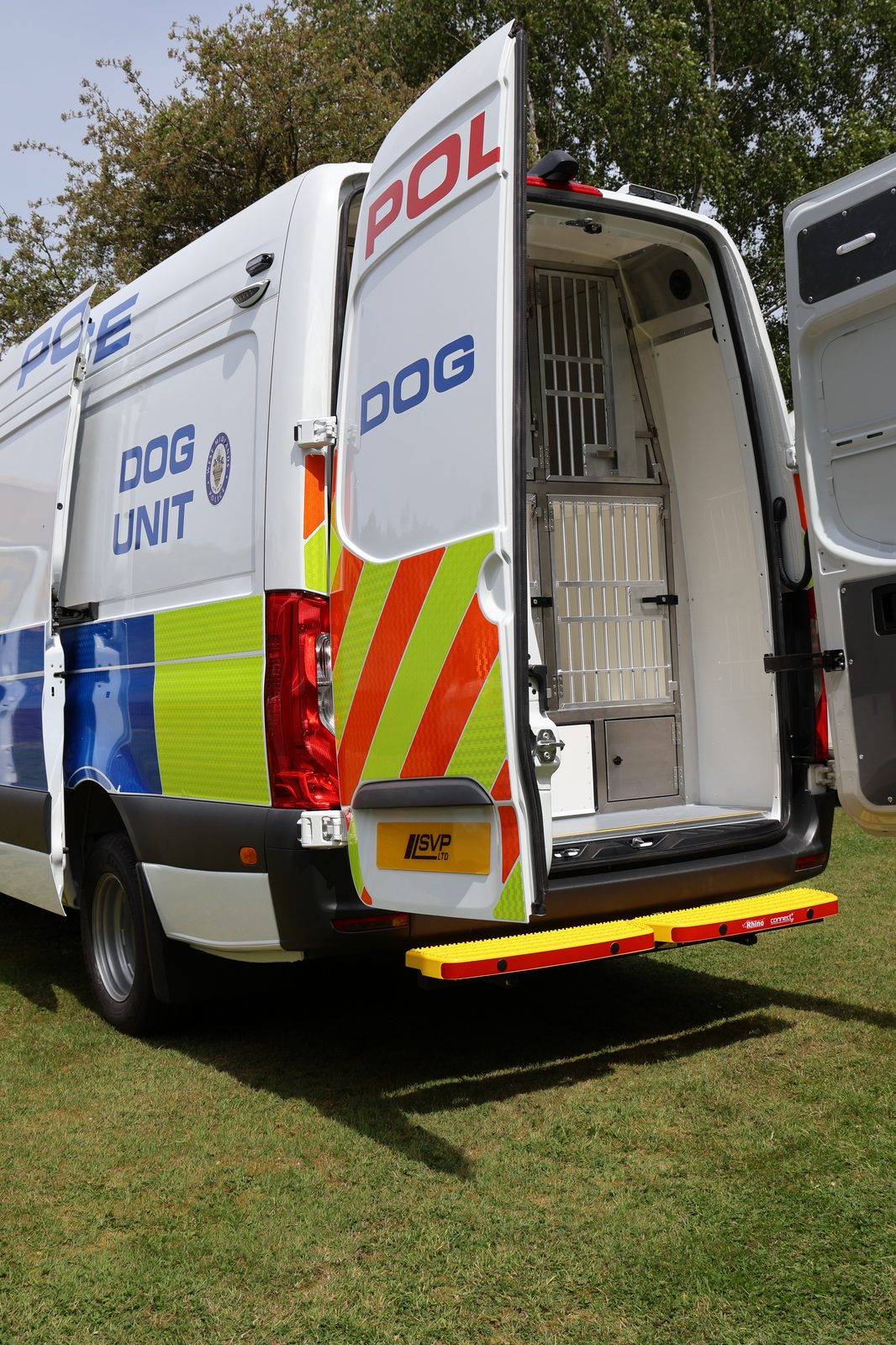 Dog unit rear doors, kennel fit-out