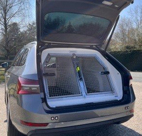 Skoda dog unit, kennel installed