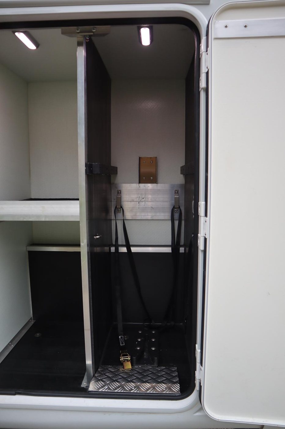 Dive unit rear storage cupboard