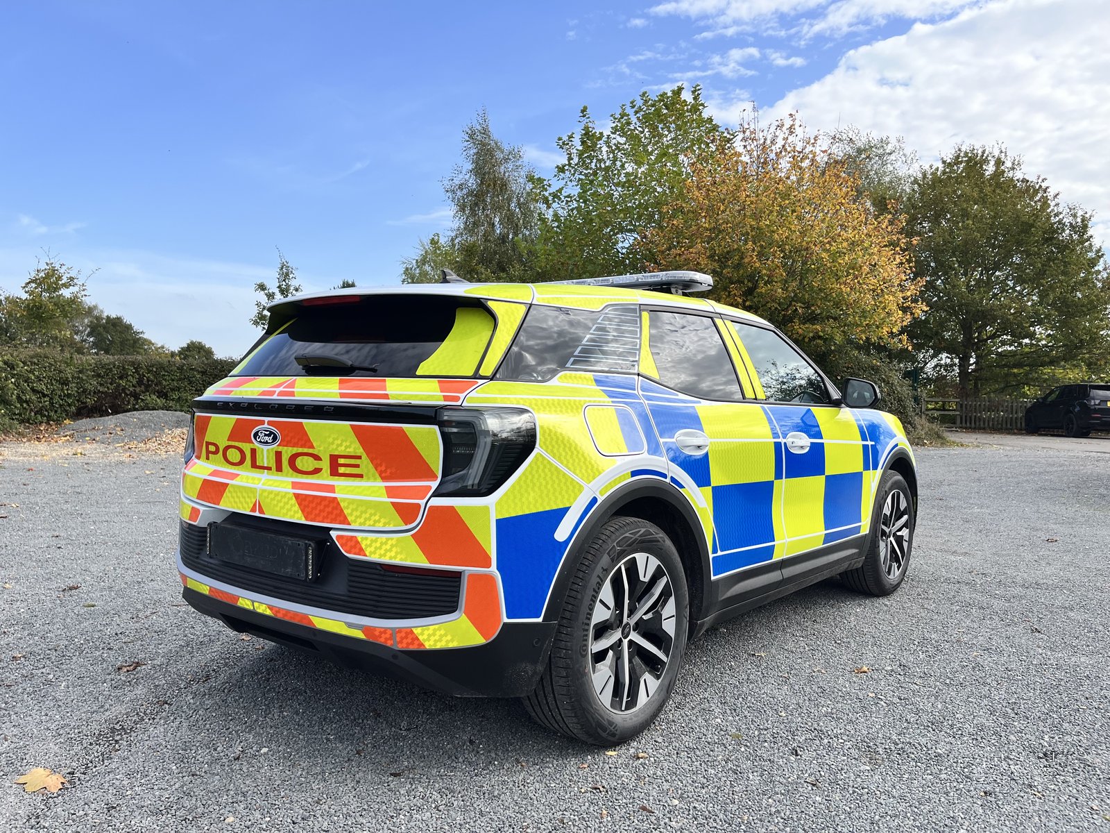 Police Ford Explorer, rear three-quarter view