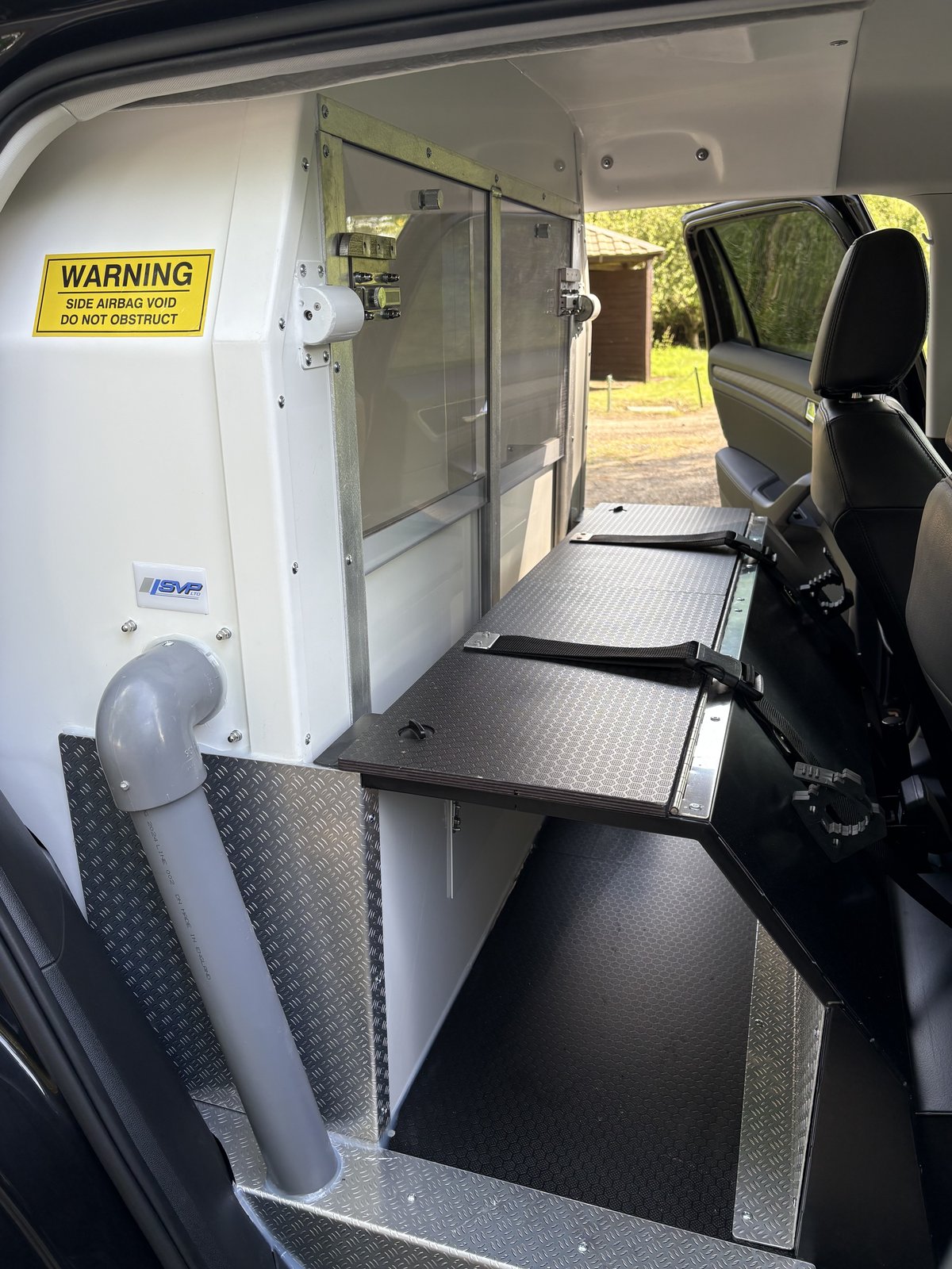 Skoda Kodiaq dog unit, cab partition and worktop